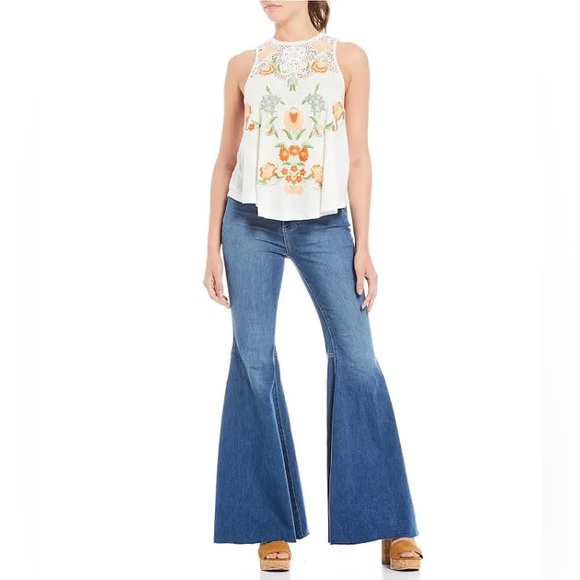 Free People Size M Flower Power Crochet Embroidered Floral Tank Top in White - Picture 5 of 6